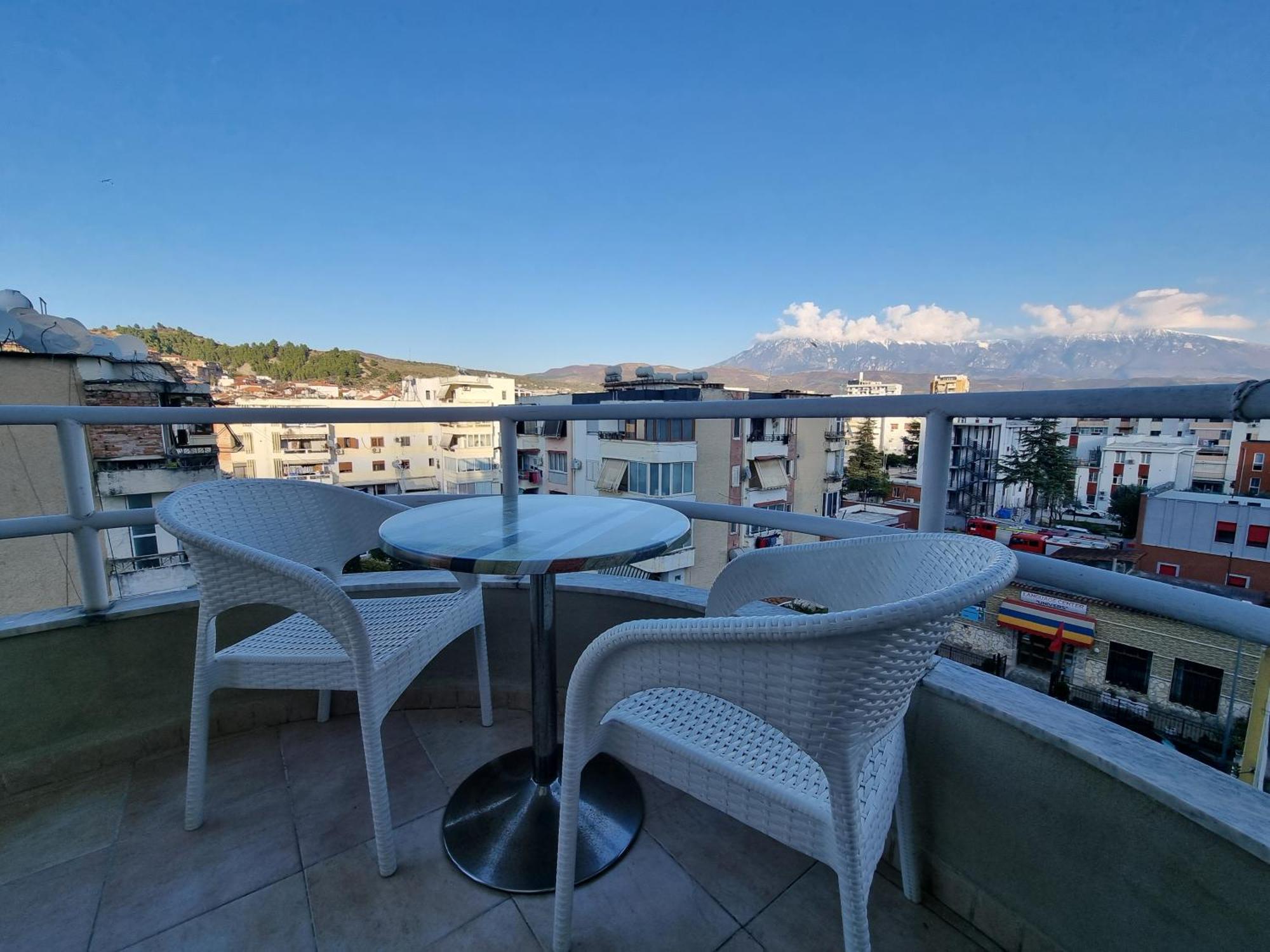 Kc Apartment Berat Bagian luar foto